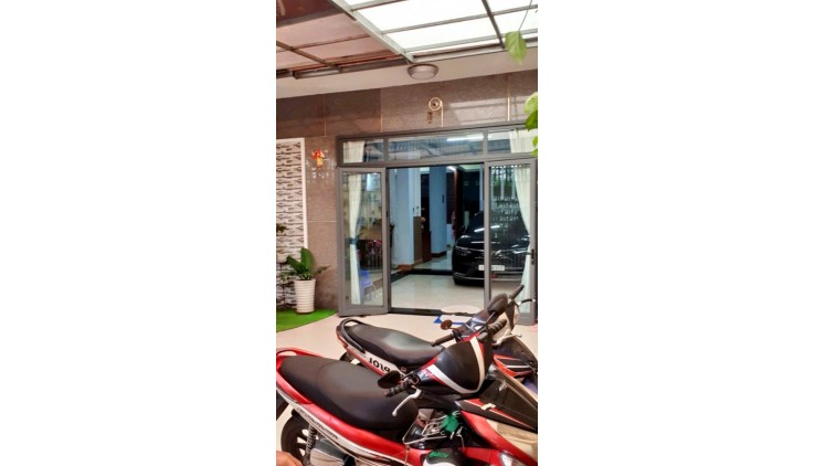 Mặt tiền đường 270 Cao Lỗ 8x27 186m2 5 tầng đúc chỉ 29 tỷ
